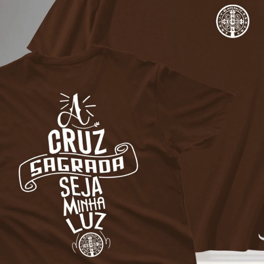 Camiseta T-Shirt Cristã Cruz Sagrada Medalha Peito