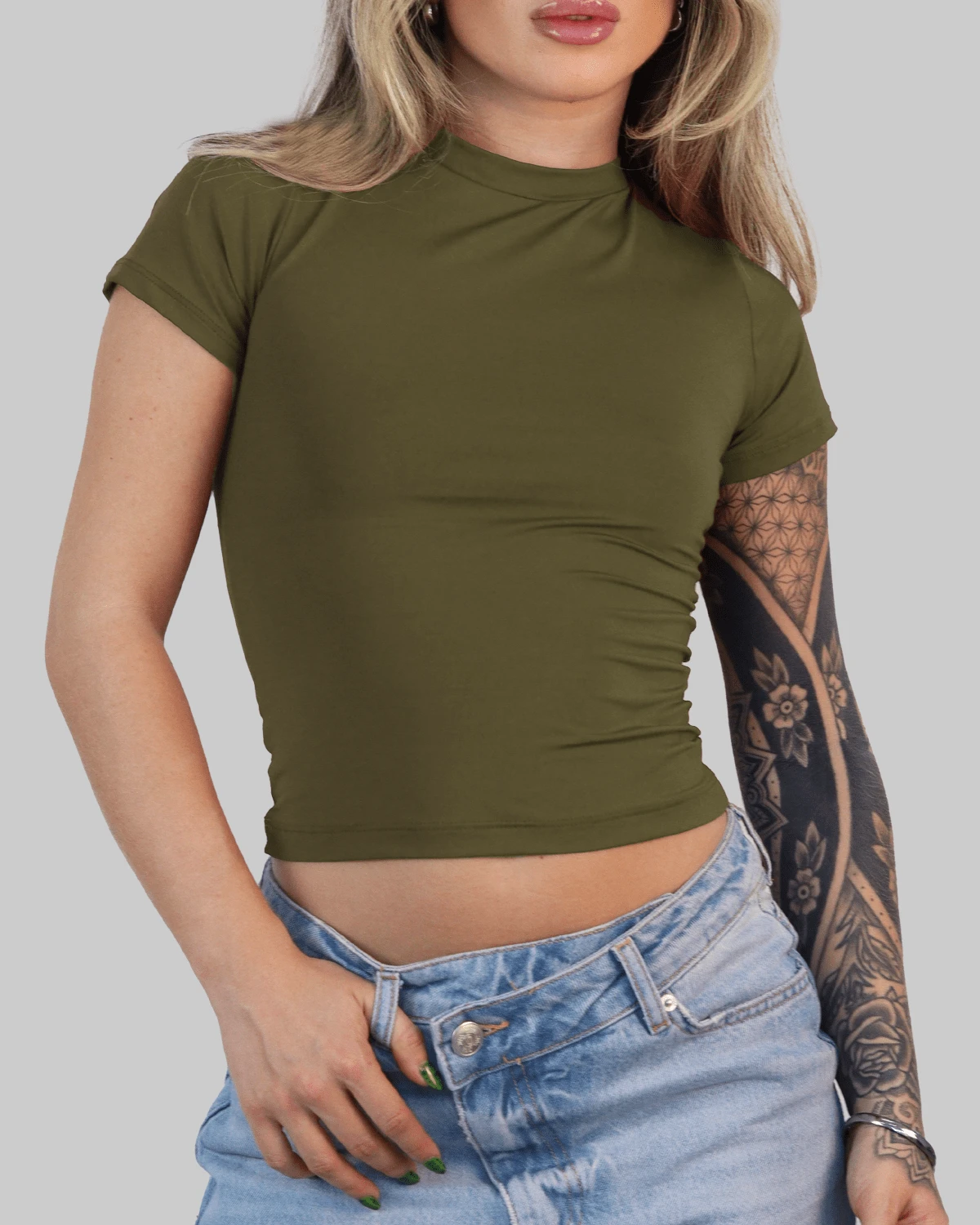 Women's Summer Cropped T-Shirt With Short Sleeves And Round Neck, Slim Fit, Solid Color, Aitona - 軍綠色 - 查看 1