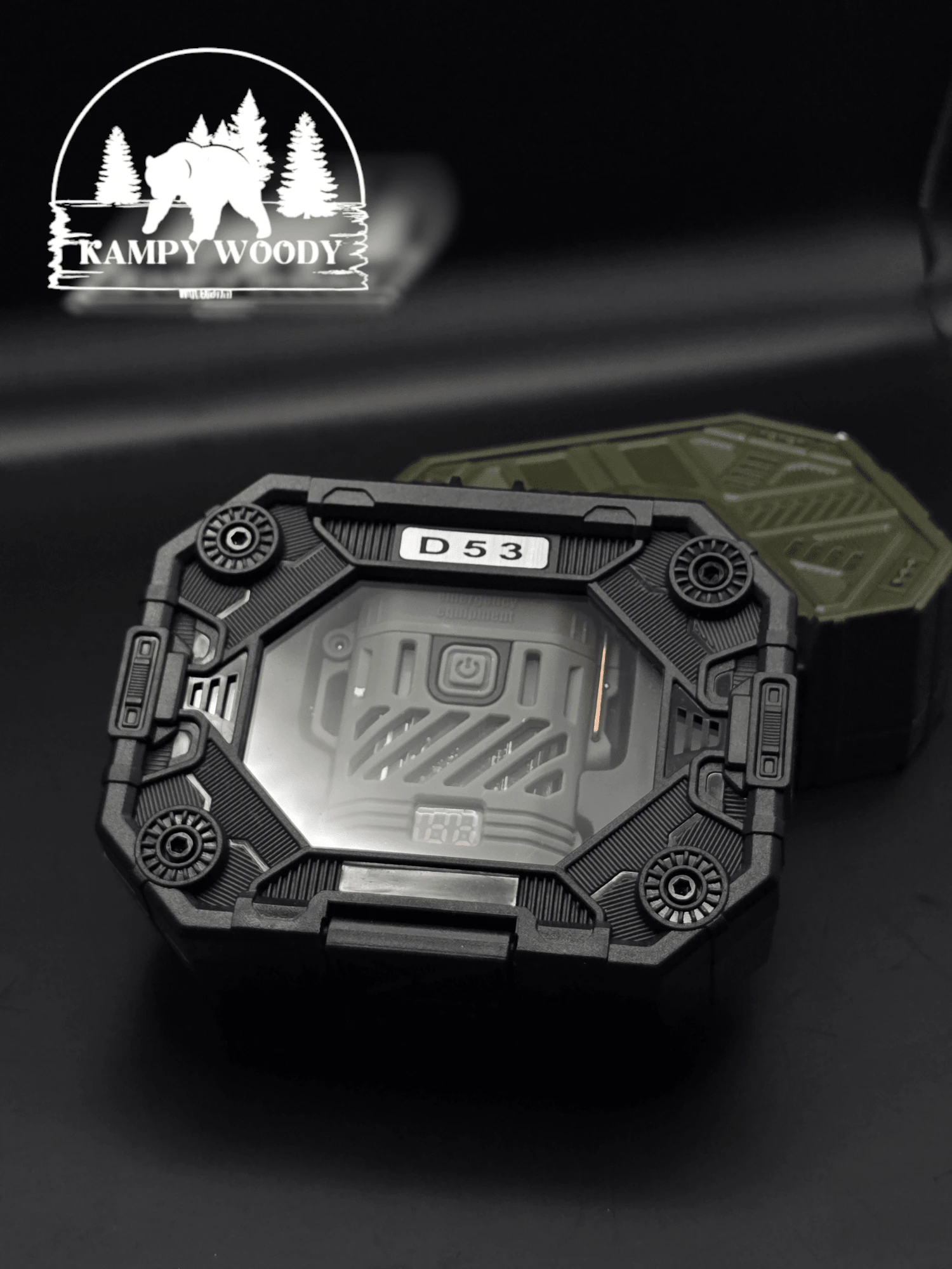 Encendedor portable con linterna, recargable ideal para camping, senderismo y excursionismo.