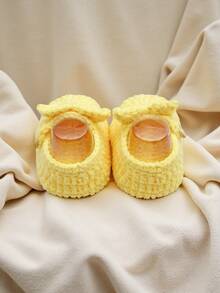 1 Paar handgefertigte gehäkelte Babyschuhe mit Schleife, gestrickte Krabbelsocken für den Innenbereich