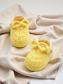 1 Paar handgefertigte gehäkelte Babyschuhe mit Schleife, gestrickte Krabbelsocken für den Innenbereich
