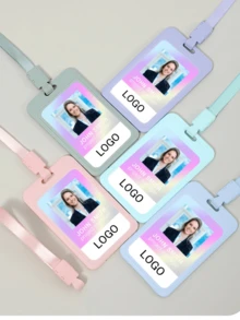 1/3 buc ecuson de identitate personalizat cu fotografie, cu sigla, fotografia și numele dvs., vine cu clemă pentru șnur. Personalizabil cu fotografie, nume, funcție și data angajării. Minimalist și elegant, personalizat și profesional. Cadou perfect în stil business pentru prieteni și iubite, ecuson de identitate unic pentru muncă, potrivit pentru companie, la locul de muncă, ziua de naștere, ceremonie de absolvire, petrecere de absolvire, Ziua Tatălui, Ziua Mamei, aniversări personalizate și alte ocazii.