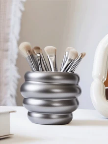 1 Piece Milky White Honey Jar Shaped Resin Makeup Brush Holder With Asymmetrical Relief On The Surface, Multifunctional Desk Decoration, Mini Ceramic Vase And Storage Box For Living Room, Bedroom And Office