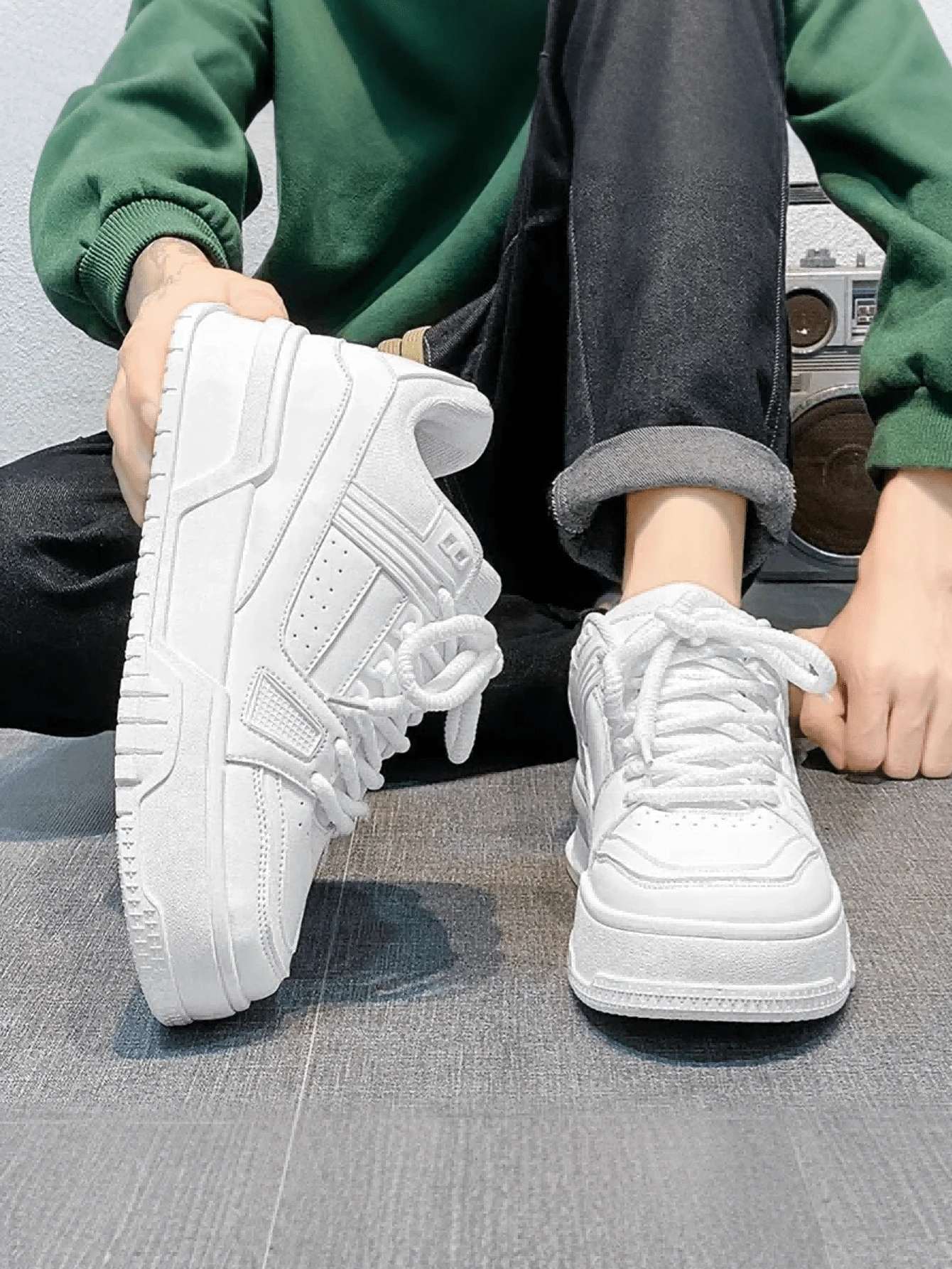 Zapatos Deportivos De Que Aumentan La Altura. Zapatillas deportivas casuales negras versátiles para jóvenes con plataforma gruesa y suela elevadora, calcetines deportivos con estampado de letras de moda,  antideslizantes, duraderos, modernos y resistentes, punta redonda, con cordones, suelas deportivas gruesas,Zapatos Casuales de Suela Gruesa Para Hombre.zapatos con punta redonda y cordones, zapatos deportivos para hombres,suelas deportivas gruesas a la moda Zapatos deportivos de color sólido para hombre, suelas redondas antideslizantes, adecuados para actividades al aire libre, caminar, citas y uso diario.
