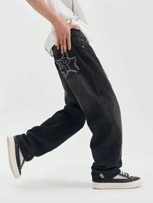 Jeans holgados y acampanados de estilo vintage para hombres con detalles de borde crudo - Denim azul, estilo callejero, lavable a máquina, cómodo durante todo el año, con patrones bordados, detalles de estilo de alta calle, pantalones vaqueros de ropa de calle | Denim de estilo callejero | Pantalones vaqueros de unicolor