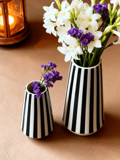 1Pc Painted Moderne Zwart Wit Minimalist Ceramic Vase,Mid Century Gestreepte Vases,Black Checkered Groen Stripes Vase,Creative Delfts Blauw, Collectible Grade Ceramics, ative Vases Flowers, Perfect As Bohemian Home Accent Room Flower Vase Glass view 2