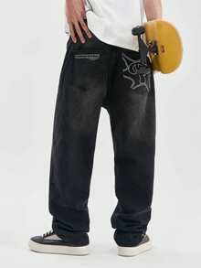 Jeans holgados y acampanados de estilo vintage para hombres con detalles de borde crudo - Denim azul, estilo callejero, lavable a máquina, cómodo durante todo el año, con patrones bordados, detalles de estilo de alta calle, pantalones vaqueros de ropa de calle | Denim de estilo callejero | Pantalones vaqueros de unicolor