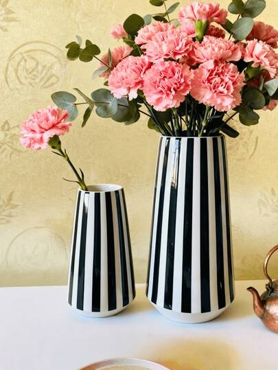 1Pc Painted Moderne Zwart Wit Minimalist Ceramic Vase,Mid Century Gestreepte Vases,Black Checkered Groen Stripes Vase,Creative Delfts Blauw, Collectible Grade Ceramics, ative Vases Flowers, Perfect As Bohemian Home Accent Room Flower Vase Glass view 8