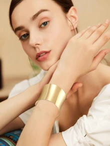 Yanxyad Women's Chunky Gold Bangle, Exaggerated Design, Gold Bangle Set, Arm Cuff, Punk Style Accessory