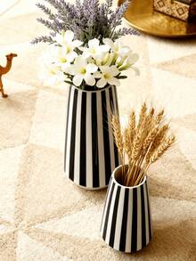 1Pc Hand-Painted Modern Black And White Minimalist Ceramic Vase,Mid Century Modern Striped Vases,Black White Checkered Green And White Stripes Vase,Creative Design, Delfts Blauw, Collectible-Grade Ceramics,Decorative Vases For Flowers, Perfect As A Bohemian Home Accent Home Decor Room Decor Flower Vase Glass Vase - Black and White Pattern - View 8