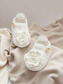 1 Pair Handmade Infant Shoes, Green Crochet Knit With White Flower, Button Closure - White - View 5