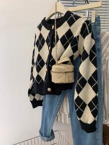 JIANHU Áo khoác cardigan dệt kim họa tiết Argyle cổ điển với chi tiết cúc vàng, hoàn hảo cho các lễ hội mùa thu và mùa đông, thanh lịch nhưng ấm áp cho các buổi tụ họp ngày lễ | Ấm áp và đa năng cho Giáng sinh, tiệc năm mới và trang phục hàng ngày | Màu đen | Kỳ nghỉ - màu đen - Xem 4