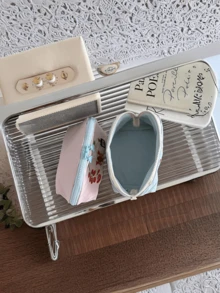 1件女孩刺繡插畫收納包，大容量便攜式拉鍊化妝包，適合旅行與度假必需品，可收納衛生棉、鑰匙、手機、充電器、口紅、化妝品、香水、化妝刷，收納盒與收納袋，適用於護膚與美容產品，適合女性、學生、女學生，聖誕禮物與開學禮物 - 彩色 - 查看 5