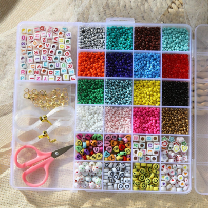 1 Box 4000pcs Multi-Color Acrylic Letters, Hearts, Faces, Stars, Seed Beads DIY Jewelry Making Supplies For Necklaces, Bracelets, Earrings, Phone Charms