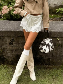 Women's Lace Trim Satin Shorts Shiny Elastic Waist Mini Shorts French Knickers - 香檳色 - 查看 2