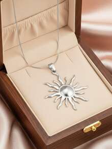 Aomogo 1pc Stainless Steel Women's Carved Flower Asymmetrical Pendant Gold Plated Necklace, Fashionable Sophisticated Minimalist Necklace For Daily Wear Valentines,Mom,Mother,Mother's Day,Gift