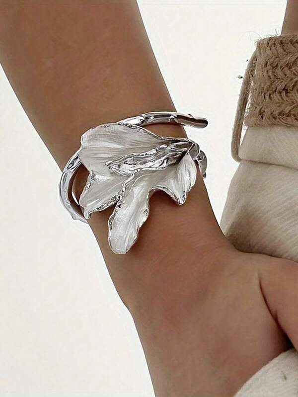 1 pieza Pulsera elegante de mujer con hoja de iris esmaltada en blanco - Diseño de moda francés en plata, adecuada para uso diario y de fiesta, accesorio versátil para todas las estaciones