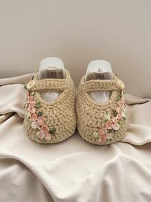 1 Pair Handmade Crochet Flower Pattern Infant Pre-Walker Shoes/Socks - Khaki - View 4
