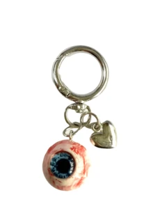 1个怪异树脂眼球钥匙扣 - 哥特风和另类风格爱好者的独特礼物 - 万圣节惊悚礼品袋挂饰，可作为汽车、老师、朋友、姐妹的礼物创意 - 彩色 - 查看 20