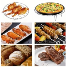 1 runt ångställ i rostfritt stål, multifunktionellt ångställ i rostfritt stål! Detta praktiska ångställ är utformat för att placeras direkt i en kastrull. Det är tillverkat av högkvalitativt rostfritt stål, hållbart och lätt att rengöra. Med det kan du ångkoka en mängd olika livsmedel, som fisk, bullar eller till och med pizza. Det är ett utmärkt tillskott till ditt kök.