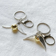 Harry Potter 1PC/3PCS Túi hoạt hình  Móc khóa Acrylic trang trí Túi xách ngoại vi phim  Móc khóa Quả bóng vàng Snitch Phụ kiện Bảo bối tử thần Thủ công kim loại cao cấp Thiết kế kỳ diệu cho túi xách Xe hơi Quà tặng sưu tập cho người hâm mộ thế giới phù thủy Mặt dây chuyền hoạt hình Y2K dễ thương - Nhiều màu - Xem 2