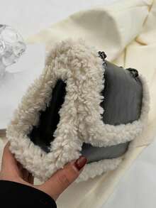 Fashion Versatile New Explosion In Autumn And Winter Must -Have Collision Chain Chain Lamb Hair Pu Material Ladies Christmas Shoulder Mesengers Black Bag Tot Small Bag