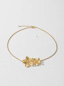 1pc Elegant Stainless Steel Flower Shaped Necklace For Women, Delicate Floral Design With Intricate Petal Texture, Suitable For Formal Occasions Like Weddings And Everyday Wear, All Seasons