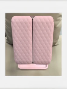 1个三折LED化妆镜，3倍/2倍/1倍放大倍率，便携式高清化妆镜，亮度可调，可折叠设计带支架和三色灯光，内置800mAh可充电电池，USB充电，方便旅行携带，带触摸屏调光功能，是送给女性的最佳礼物，情人节礼物，圣诞节礼物。