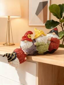 Set de ornamente de grădină din rășină, 1 pitic drăguț. Acești pitici colorați se adaugă în grădini, terase sau peluze. Perfect pentru a crea o atmosferă de basm în spațiile exterioare, ideal pentru iubitorii de decorațiuni de grădină.