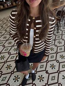 FOR BEAUTY Autumn And Winter Round Neck Long Sleeve Color-Block Striped Knit Sweater For Women, New Fashion Simple Style With Metal Button Cardigan, Soft Casual Daily Wear, Versatile Commuter Jacket, Christmas Warm Sweater Top