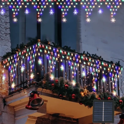 1 pièce Guirlande lumineuse solaire triangulaire blanche chaude/colorée, 8 modes de guirlandes lumineuses solaires, lumières de décoration LED, décoration de jardin, terrasse, toit, convient pour la décoration de tente de jardin, décoration de mariage, fenêtre et mur, décoration de camping (500 mAh)