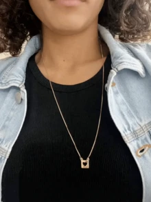 Women's Necklace With Sacred Spiritual Handle And Heart Plated In 18k Gold - Gold - View 2