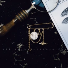 Harry Potter 1个/3个哈利波特卡通包包挂件亚克力钥匙扣，哈利波特9¾站台金色飞贼胸针，包包吊坠，衣夹配件，圣诞礼物，精致金属工艺背包挂件 - 彩色 - 查看 5