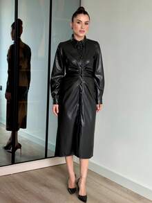 فستان قميص أنيق من الجلد الصناعي الأسود للنساء، متوسط الطول، طوق واسع، أكمام طويلة، تفاصيل مطوية أمامية بأزرار، مثالي لمناسبات الحفلات - الأسود - مشاهدة 2