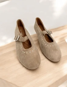 Classic Style Flat Ballet Flats, Women's Ballet Flats, In Versatile Colors (Black, Beige, Green, Yellow) Made Of Suede-Like Material With A Soft Finish, Metal Buckle, Ideal To Combine With Neutral Or Natural Looks, Comfortable And Versatile, Perfect For Everyday Wear Or To Give A Sophisticated Touch To A Casual Outfit - 卡其色 - 查看 2