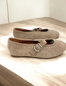 Classic Style Flat Ballet Flats, Women's Ballet Flats, In Versatile Colors (Black, Beige, Green, Yellow) Made Of Suede-Like Material With A Soft Finish, Metal Buckle, Ideal To Combine With Neutral Or Natural Looks, Comfortable And Versatile, Perfect For Everyday Wear Or To Give A Sophisticated Touch To A Casual Outfit - 卡其色 - 查看 3