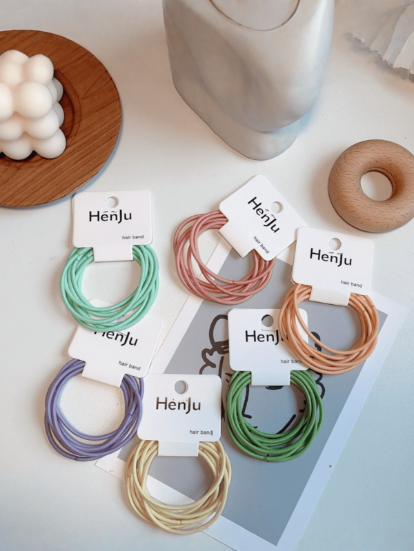 Accessoire pour cheveux polyvalent de femmes de couleur bonbon, avec un élastique délicat, convenant pour assortir les couleurs sombres en automne et en hiver, les fêtes, la maison, les cadeaux de vacances, les cadeaux de remise des diplômes, convenant pour porter dans divers scénarios, supports de queue de cheval, élastiques à cheveux, bandes en caoutchouc pour cheveux, chouchous, corde à cheveux