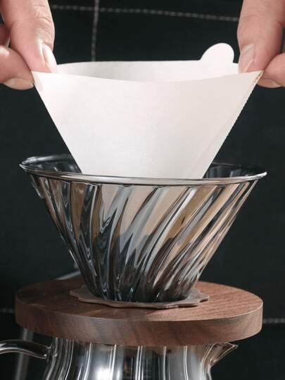 40 piezas de Filtros de Café, Compatibles con Embudos de Café. Estos Filtros con Forma de V Vienen en Dos Colores Clásicos: Blanco y Marrón. Filtran Eficazmente los Posos de Café. Ya Sea que Seas un Barista Profesional o un Entusiasta del Café en Casa, Estos Filtros Garantizan un Café Suave y Sin Sedimentos Cada Vez. ¡Un Imprescindible para Todos los Amantes del Café!