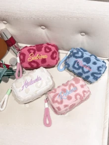 定制刺绣名字心形拉链化妆包 - 旅行、护肤和化妆品收纳的理想之选 | 柔软面料，护肤和化妆品收纳袋，可手洗，无需干洗，旅行必备包 | 人造毛皮化妆包 - 彩色 - 查看 9