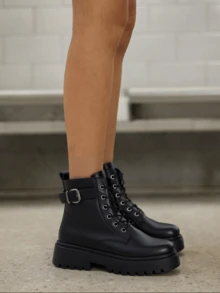 DareSee Fall/Winter 2025 Classic High Platform Lace-Up Ankle Boots With Side Zipper Gifts - Black - View 2