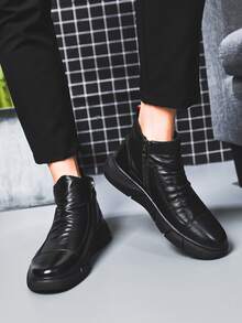 Botas de estilo británico botas negras cortas botas altas zapatos masculinos moda botas ligeras,Botas de montar de cuero de caña alta para hombre,High-top botas antideslizantes resistente al desgaste, cómodo casual transpirable suela gruesa botas de los hombres, de interior y al aire libre cuatro estaciones se puede usar Botas de hombre - Negro - Ver 3