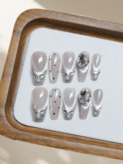 10片手工美甲，棺材形亚克力按压式美甲，中号，柔和裸粉色银色美甲，闪亮猫眼美甲，亮片法式美甲，镶嵌大颗钻石美甲宝石，前卫优雅简约秋季美甲，秋季按压式美甲，适合派对、日常、约会、海滩、热带度假等场合，DIY假指甲艺术，适合女性和女孩作为礼物，美甲用品，手工按压式美甲