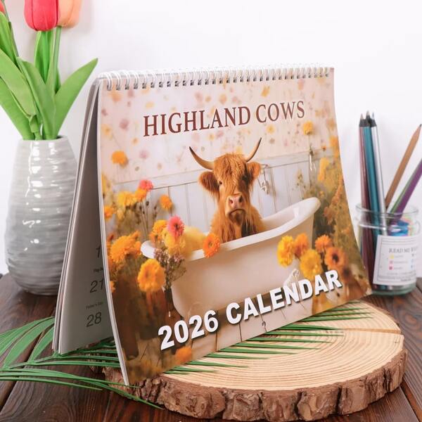 Calendario 2026 della mucca delle Highlands - Mucca delle Highlands buffa nella vasca da bagno con disegno floreale, pianificatore mensile per ufficio e decorazione domestica, regalo perfetto per Capodanno o Natale, materiale cartaceo, stile a pagine ribaltabili, dimensioni elevate