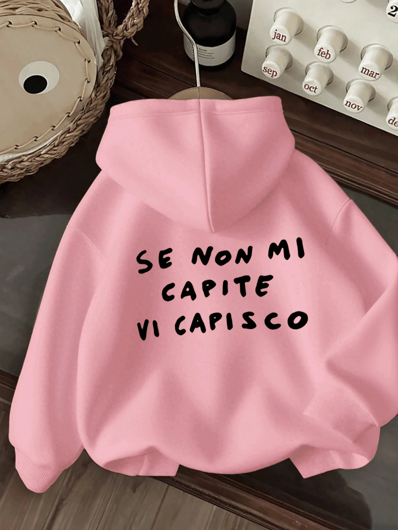 Hàng mới về mùa Xuân/Thu 2026: Áo Hoodie Đen! Áo nỉ có mũ in khẩu hiệu tiếng Ý, lót lông cừu, chất liệu cotton nguyên chất + lớp lông cừu dày, nhiều màu sắc và họa tiết để lựa chọn, hoàn hảo cho ngày Valentine, in hình ngôi sao ở phía trước, thiết kế bắt mắt, áo hoodie nữ mùa xuân sớm, áo hoodie nữ dáng regular, áo len nữ, áo có mũ, kiểu dáng unisex. - Hồng - Xem 1