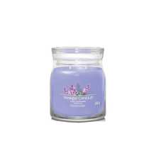 Yankee Candle - Signature Lilac Blossoms Medium Jar - one-size - View 1
