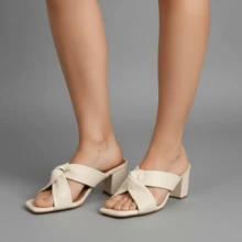 Tamanco Feminino Salto Bloco Grosso palmilha Confortável - SANDÁLIA FEMININA COR PRETA DETALHE MODERNO - Branco - Visão 6
