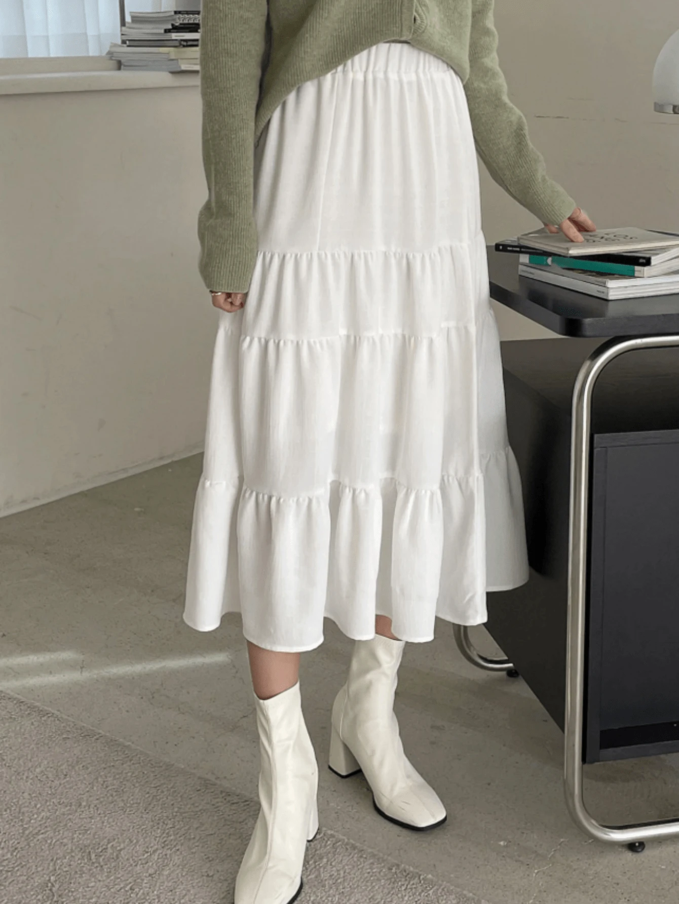 Multi-Layered Ruffled Details, Slim-Fitting Mid-Length, Draped Chiffon Fabric, White Skirt, Korean Style, Gentle And Artistic Style, Suitable For Commuting To Work, Dating, Afternoon Tea, Spring And Autumn Daily Wear, Festivals, And Streetwear. - White - View 1