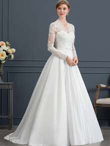 Elegant Romantic V Neck Backless Long Sleeves Lace Appliques Tulle A Line Wedding Dress Registration,Country Wedding Dress,Evening Party Dress Birthday Party Dress,Romantic Church Ceremony Wedding Dress,Suitable For Wedding,Dating,Party,Singles' Party,Vacation,Formal Occasions,Dinner Dress,Prom Dress,Homecoming Dress,Cocktail Party,Wedding Guest Dress,Graduation - 白色 - 查看 1