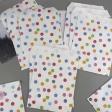 50 pièces Sacs d'emballage cadeau de 4,7 x 6,7 pouces, comprenant des sacs d'emballage cadeau colorés haut de gamme, des petits sacs en papier pour accessoires, des sacs en papier d'emballage cadeau à motif de points colorés, des sacs en papier épais pour bonbons cadeaux, des sacs en papier d'emballage cadeau décoratifs DIY, convenant pour la Saint-Valentin, les mariages, les anniversaires, les fêtes et l'emballage de sacs cadeaux. - Multicolore - Voir 4