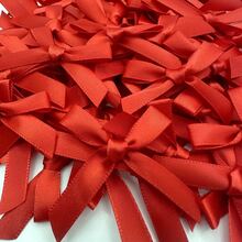 100 piezas de lazos rojos, decoraciones de lazos de cinta pequeños de 4 cm, mini lazos de tela de satén para manualidades y envolver regalos (Rojo) - Rojo - Ver 2